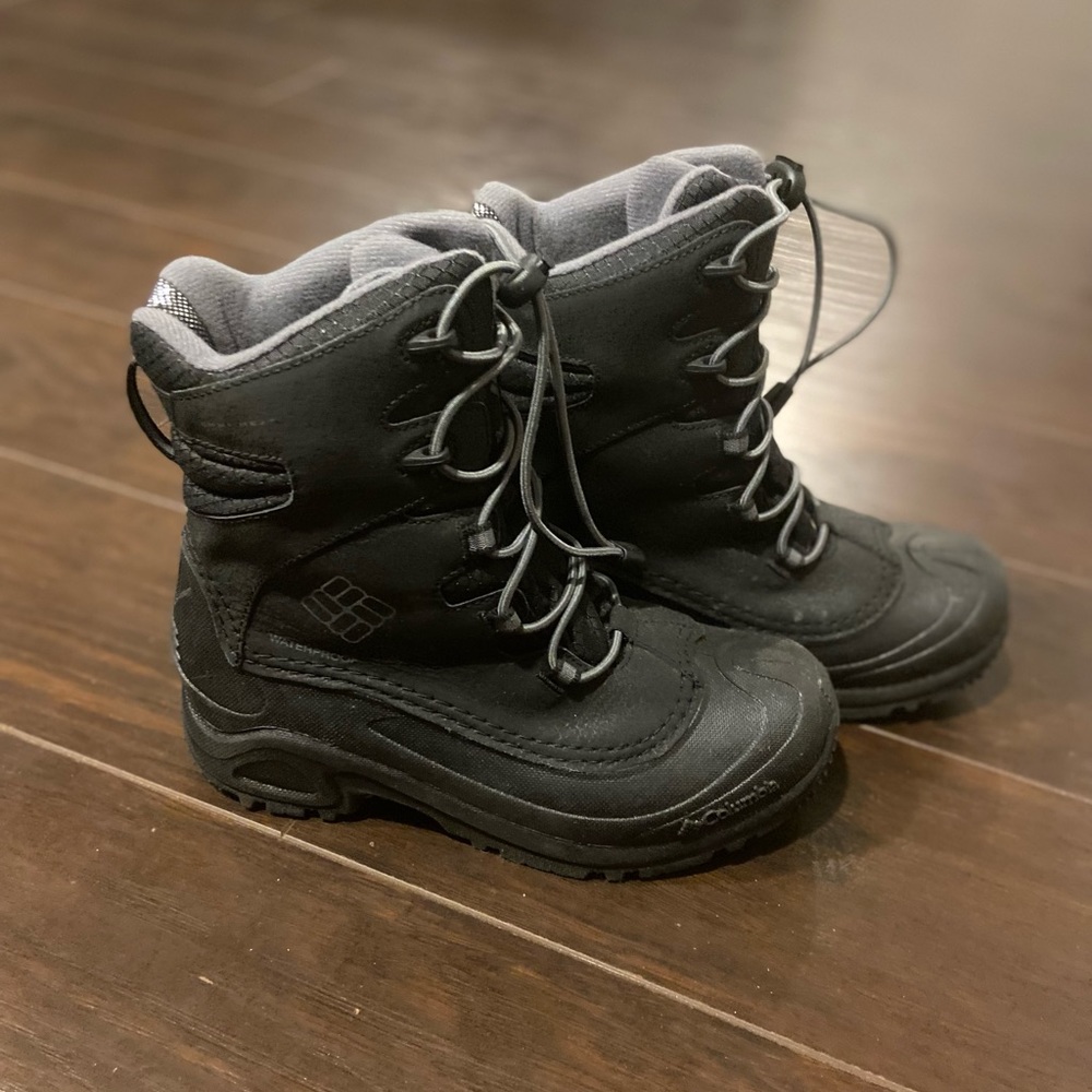 Columbia Bugaboo Celsius waterproof kids boots size 6